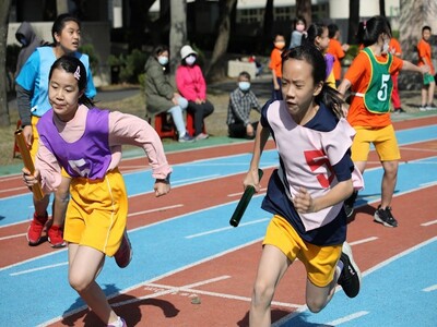 運動會女子接力(另開新視窗)