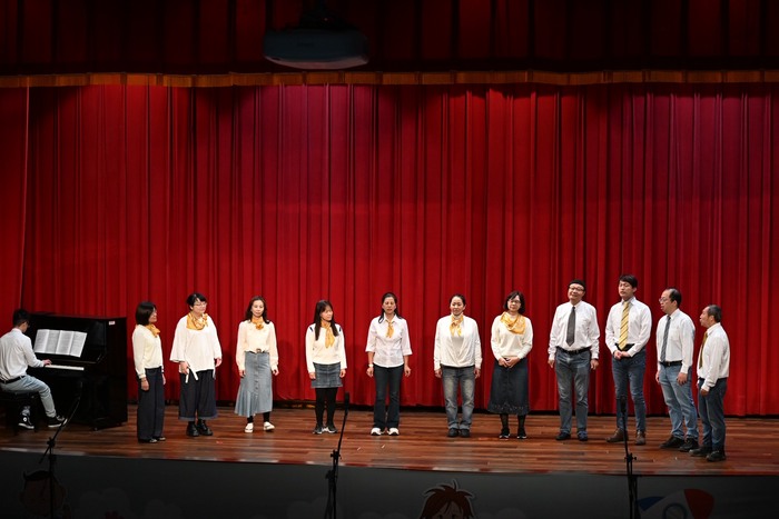 溪洲教師合唱團默契配合圖片